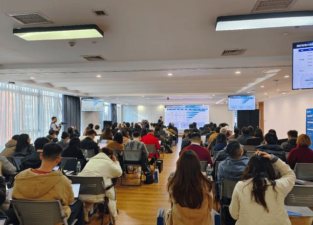 事长李进:未来几年继续聚焦分子创新与服务拓展瓦力棋牌成都先导首届投资者开放日“挤爆” 董(图1) 事长李进:未来几年继续聚焦分子创新与服务拓展瓦力棋牌成都先导首届投资者开放日“挤爆” 董(图1)